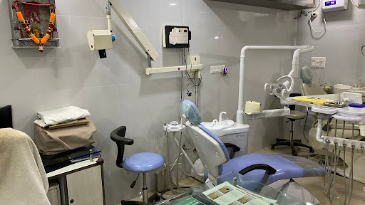 RAJ DENTAL CLINIC & IMPLANT CENTRE