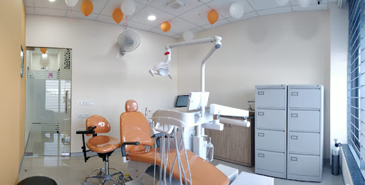 Clove Dental Clinic - Amanora, Pune