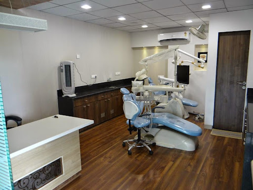 Aastha Dental Clinic & Implant Centre