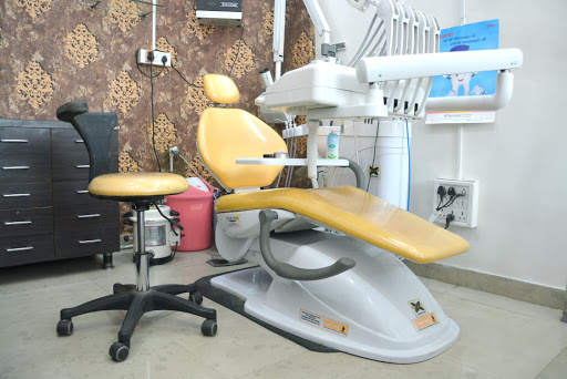 Dr. SUGANDH SHRIVATAVA/SUNSHINE DENTAL HOSPITAL