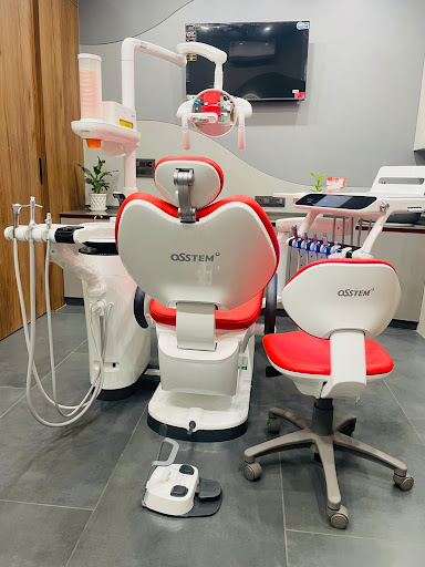 Wisdom Castle Maxillofacial | Dental Clinic in valsad