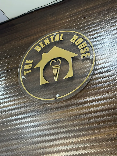 THE DENTAL HOUSE