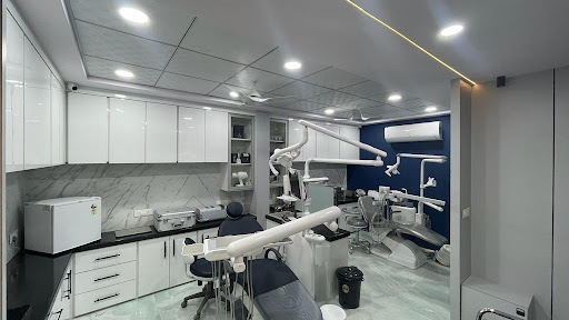 Maseeha Dent-O Care, Dr Hamza Memon, Best Maxillofacial Surgeon, Dental Hospital and Dental Implant Surgeon in Malegaon