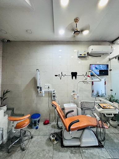 KHAJURIA DENTAL CLINIC | DR. DINKER KHAJURIA- BEST DENTIST IN CAMP ROAD TALAB TILLO | BEST DENTAL CLINIC IN JAMMU