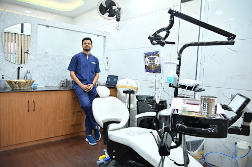 Faizal Dental Care - Erode | Root Canal Treatment | Implants | Braces | Invisalign | Aligners