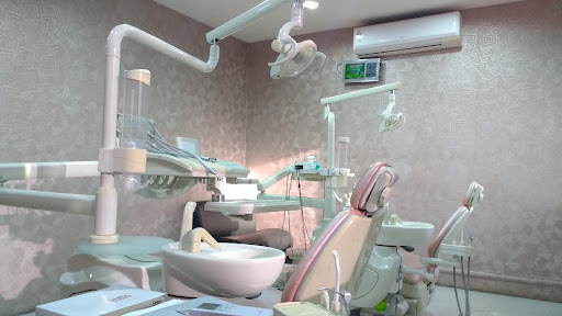 dr. walia's multispeciality dental clinic