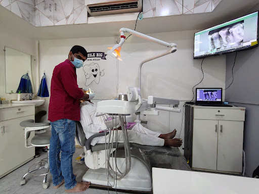 Dr. Munde's Dental World