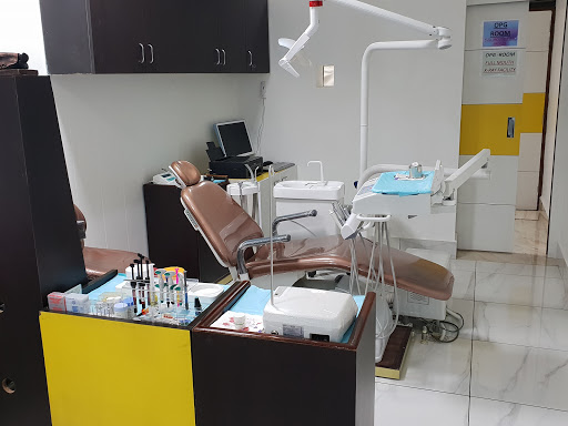 Dr Avneet Yadav’s Shaista Dental Clinic ( RCT , Smile makeover and Fixed implant teeth Specialist