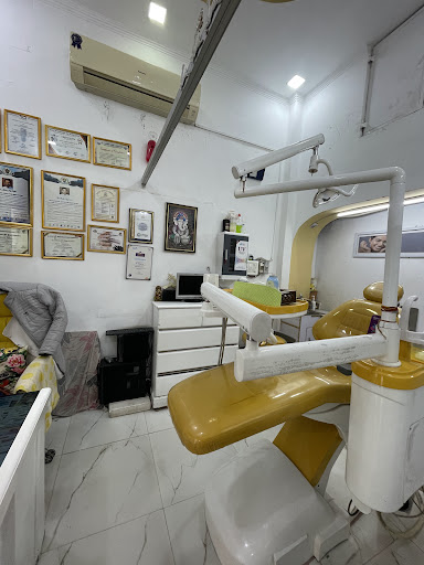 DELHI 5 DENTAL CLINIC