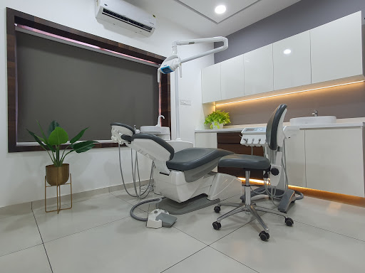 Sthetica Dental Clinic - Cosmetic & Implants Centre ,Invisalign Provider