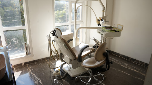 Dental Clinic Indore, Dentist in Indore, Best Dental Clinic Indore, Best Dentist in Indore, Teeth Hub