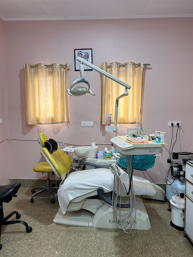 Dr Sheikh Shahid - Best Dentist in Srinagar | Dental Surgeon | Top Orthodontist | Root Canal Specialist | Implantologist