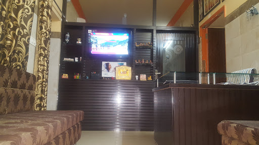 Dental Square | Dr. Anirudh Vyas & Dr. Preeti Vyas