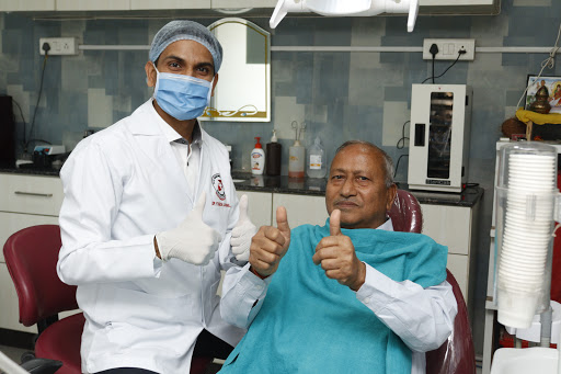 M R DENTAL CARE (Dental, Implant & Anplastology)