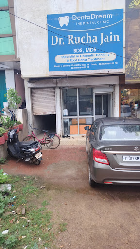Dr Rucha Jain (DentoDream The Dental Clinic)