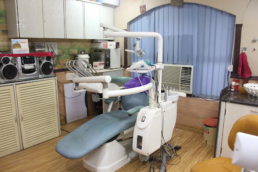 Dr TRIVEDIS COSMODENT DENTAL CENTRE