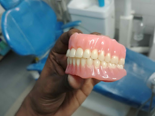 DeNtal CliNiC KaNcHi_MaHenDiraN M.R DeNtaL CliNiC_SiNcE 1987