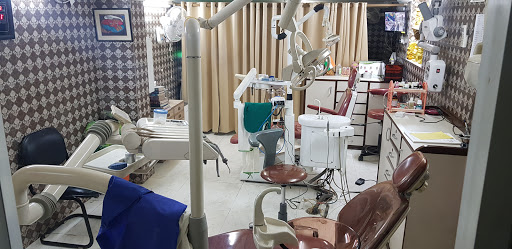 Dental and Skin Clinic Dr.Abhishek Chauhan/Dr.Nisha Singh Dentist/skin Cosmetologist