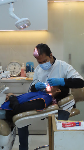 V S Dental Clinic & Implant Centre – Best Dentist in Shahjahanpur | RCT Specialist