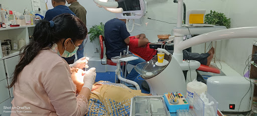Sushila Dental Implant Clinic | Dr Ramballabh Upadhyay - Best Dentist in Mathura | Dental Implant clinic