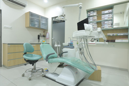 Aura Dental Care - Best Dental Clinic / Best Dentist in Vadodara