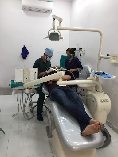 DR. MAHAJAN'S ADVANCED DENTAL CLINIC