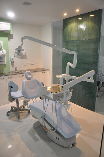 US Dental Clinic - Dental Implants Hospital in Ahmedabad