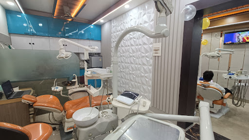 DENTAL LIFE Best dental Implant clinic DENTAL LIFE Best dental Implant clinic