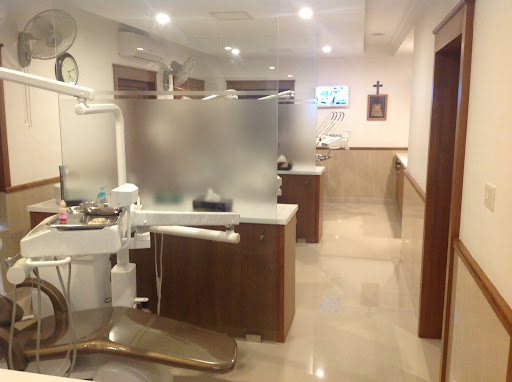 Nikhil Dental Clinic | Dental clinic in kochi (Since 1996)