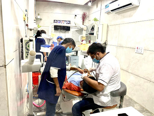 Gupta Dental Clinic & Implant Centre,deep nagar, opposite pnb bank, Jalandhar Cantt
