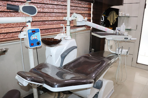 Dr Paresh BDS MDS(15YRS EXPERIENCE) SMILE DENTAL ORTHODONTIC & IMPLANT CENTRE