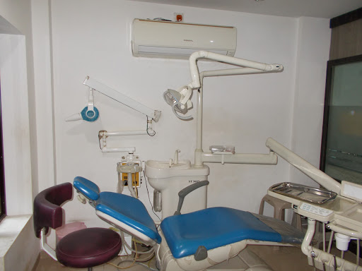 Dr.Tejas Thakar (Krishna Dental Clinic)