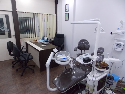 Dental Planet, Bhuj, Dr. Harshit Varma