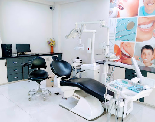 Smile Dental Clinic And Implant center best dental clinic morbi, best dental hospital morbi