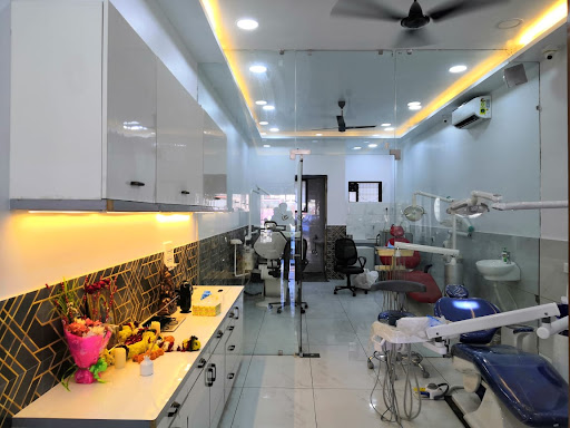 DENTAL FACIAL EXCELLENCE (M.D.S) Aligners,Braces,Implantologist,Root canal specialist,best dentist in vapi