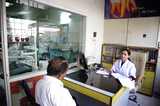 Dr. Arora's Dental Square | Best Dentist & Dental Clinic in Ambala | RCT Treatment | Dental Implants Specialist in Ambala