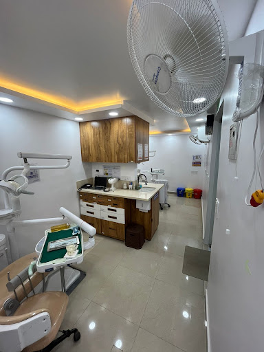 Advanced Dental and Implant Clinic/CGHS , DMRC Empanelled / Best dental clinic in Faridabad