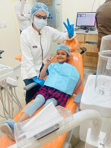 Clove Dental Clinic - Sector 15, Faridabad
