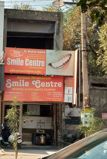 Smile Centre Dental clinic and Implant Centre Best Dentist/Root Canal Treatment