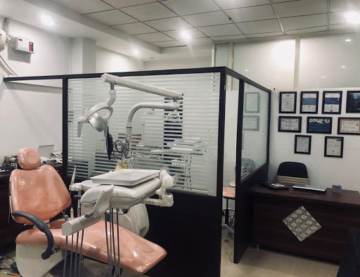 Jawahar's Vraja Dental Clinic and Implant centre-Dentist/Implant Specialist/Root Canal Treatment/Best Dentist