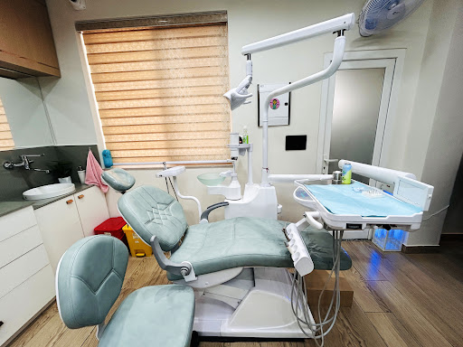 Gomati Dental Clinic And Implant Centre - Best Dental Clinic in Hanumangarh/Dental Implant Centre/Top Dental Clinic