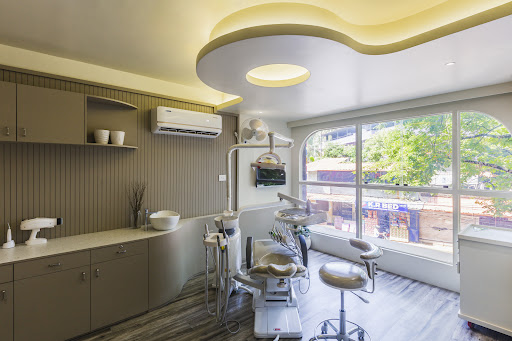 Dr Saleem's speciality dentistry
