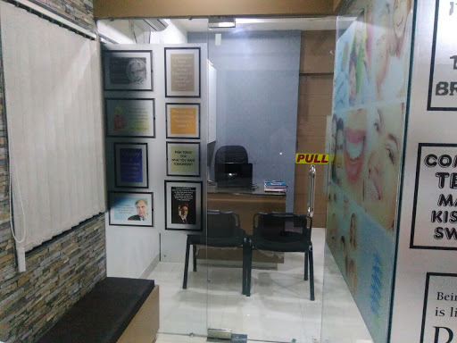 YADAV DENTAL CLINIC & IMPLANT CENTRE.