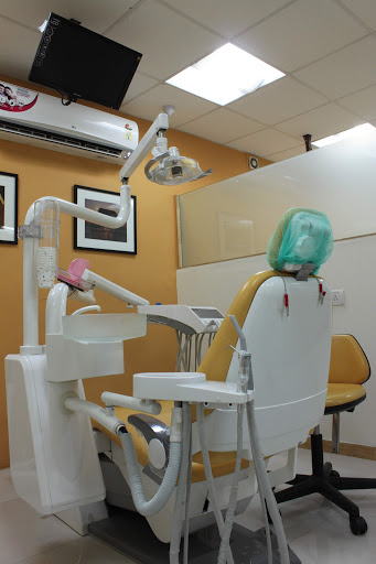 Clove Dental Aligners, Braces & Implants Clinic - Karol Bagh
