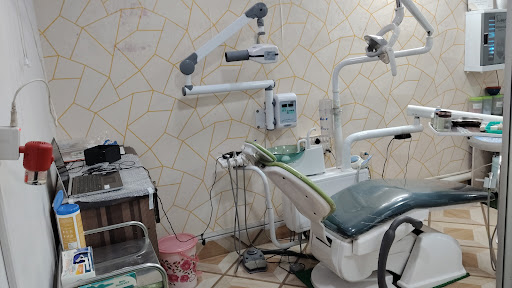 Dr. Neeraj Yadav- Dentist in Farrukhabad