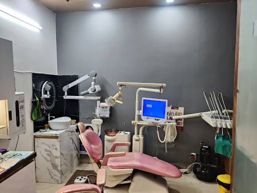 Dr.Lokesh Shrivastava (Aashi Dental Clinic - Multispeciality)|| Root Canal | Implant | Braces||