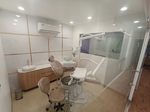 Dezy Dental Clinic - Somajiguda - Implants & Aligners Experts