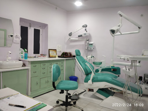 Dr KC PATHAK DENTAL & IMPLANT CLINIC (Dr Prakhar Pathak)