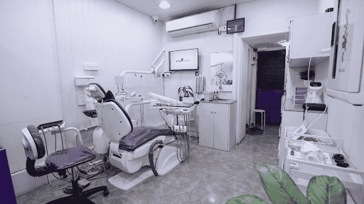 URBAN SMILES DENTAL CLINIC AND IMPLANT CENTER