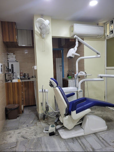 Dr R.K.RAI (DOBSON DENTAL CARE AND IMPLANT CLINIC)
